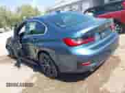 2021 BMW 3 Series 330e xDrive z VIN 3MW5P9J07M8B73432, wystawiony jako IAAI lot #43228949 z przebiegiem 37 102 mil mil oraz . Historia ofert i sprzedaży dostępna na DreamBid. Obrazek 3.