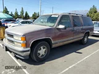1997 Chevrolet Suburban с VIN 1GNEC16R4VJ418725, выставлен на аукционе Copart как лот 75766084 с пробегом 216 722 миль миль и Списание • Salvage title. История ставок и продаж доступна на DreamBid. Изображение 1.