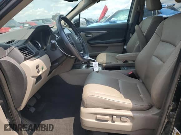 2016 Honda Pilot EX-L z VIN 5FNYF6H5XGB095618, wystawiony jako Copart lot #63110065 z przebiegiem 46 509 mil mil oraz Czysty tytuł • Clean title. Historia ofert i sprzedaży dostępna na DreamBid. Obrazek 7.