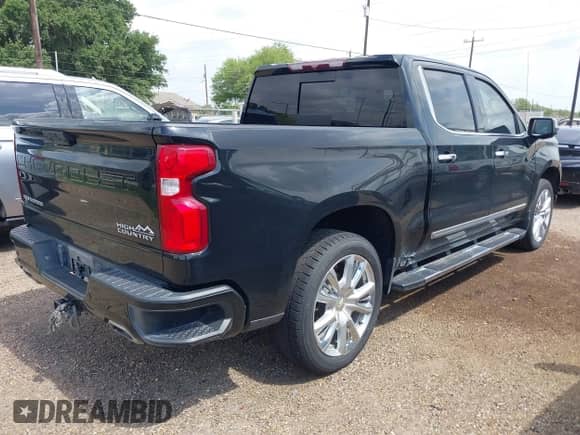 2022 Chevrolet Silverado 1500 High Country z VIN 2GCUDJED6N1501400, wystawiony jako IAAI lot #42346885 z przebiegiem 100 454 mil mil oraz . Historia ofert i sprzedaży dostępna na DreamBid. Obrazek 4.