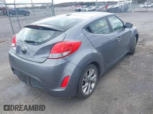 2017 Hyundai Veloster с VIN KMHTC6ADXHU306146, выставлен на аукционе IAAI как лот 41715687 с пробегом 113 364 миль миль и . История ставок и продаж доступна на DreamBid. Изображение 4.