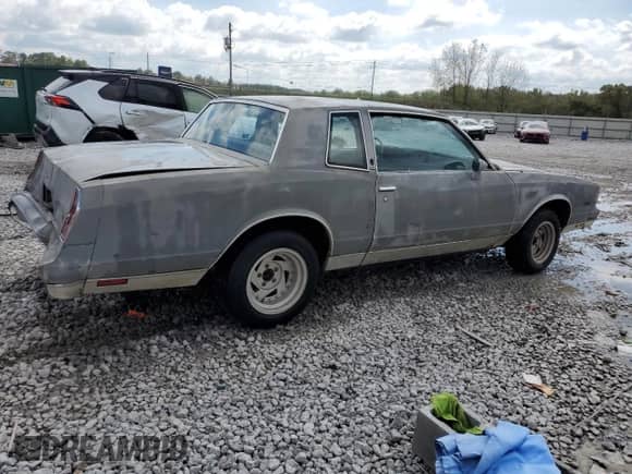 1985 Chevrolet Monte Carlo Sport SS с VIN 1G1GZ37H8FR194081, выставлен на аукционе Copart как лот 85877915 с пробегом 332 425 миль миль и Чистый • Clean title. История ставок и продаж доступна на DreamBid. Изображение 3.
