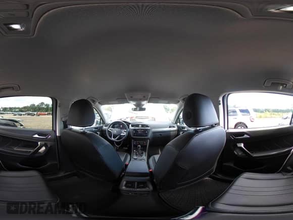 2024 Volkswagen Tiguan SE с VIN 3VV2B7AX3RM137808, выставлен на аукционе IAAI как лот 43074423 с пробегом 14 204 миль миль и . История ставок и продаж доступна на DreamBid. Изображение 21.