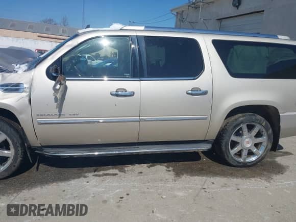 2013 Cadillac Escalade ESV Luxury с VIN 1GYS4HEF9DR227157, выставлен на аукционе IAAI как лот 41972793 с пробегом 114 314 миль миль и . История ставок и продаж доступна на DreamBid. Изображение 15.