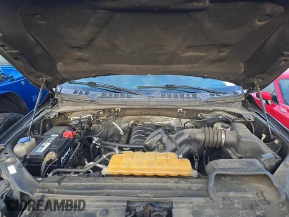 2015 Ford F-150 XL z VIN 1FTEW1EF0FFC02706, wystawiony jako Copart lot #86410405 z przebiegiem 251 292 mil mil oraz Czysty tytuł • Clean title. Historia ofert i sprzedaży dostępna na DreamBid. Obrazek 7.