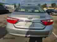 2017 Toyota Camry LE z VIN 4T1BF1FK7HU800073, wystawiony jako Copart lot #86455635 z przebiegiem Nie podano mil oraz Szkoda całkowita • Salvage title. Historia ofert i sprzedaży dostępna na DreamBid. Obrazek 6.