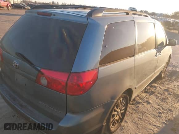 2007 Toyota Sienna XLE z VIN 5TDZK22C47S048516, wystawiony jako IAAI lot #41367115 z przebiegiem 236 058 mil mil oraz . Historia ofert i sprzedaży dostępna na DreamBid. Obrazek 4.