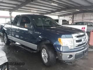 2013 Ford F-150 XL z VIN 1FTEX1CM9DFC85046, wystawiony jako IAAI lot #42737073 z przebiegiem 129 906 mil mil oraz . Historia ofert i sprzedaży dostępna na DreamBid. Obrazek 1.
