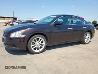 2014 Nissan Maxima S z VIN 1N4AA5AP9EC495210, wystawiony jako Copart lot #66052645 z przebiegiem 164 905 mil mil oraz Czysty tytuł • Clean title. Historia ofert i sprzedaży dostępna na DreamBid. Obrazek 1.