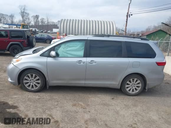 2015 Toyota Sienna Limited with VIN 5TDDK3DC6FS111465, listed as a IAAI auction lot 41698574 with 195,553 mi miles and . Bid and sale history available at DreamBid. Image 14.