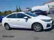 2019 Chevrolet Cruze LS z VIN 1G1BC5SM1K7101175, wystawiony jako IAAI lot #42964183 z przebiegiem 90 933 mil mil oraz . Historia ofert i sprzedaży dostępna na DreamBid. Obrazek 13.