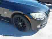 2011 BMW 3 Series 335i xDrive z VIN WBAKF9C57BE262345, wystawiony jako IAAI lot #43428669 z przebiegiem 127 610 mil mil oraz . Historia ofert i sprzedaży dostępna na DreamBid. Obrazek 17.