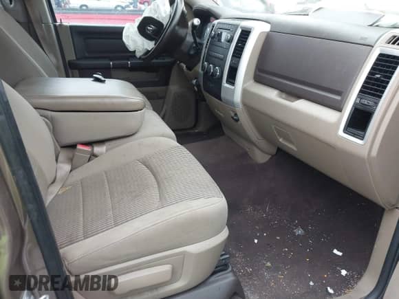 2010 Dodge 1500 ST z VIN 1D7RB1CTXAS156488, wystawiony jako IAAI lot #41670612 z przebiegiem 114 246 mil mil oraz . Historia ofert i sprzedaży dostępna na DreamBid. Obrazek 5.