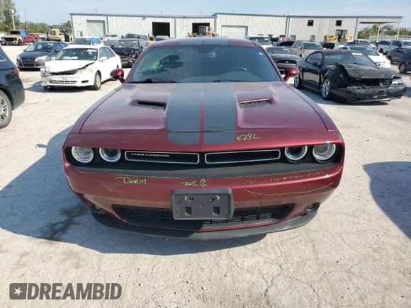 2021 Dodge Challenger SXT z VIN 2C3CDZAG3MH586992, wystawiony jako Copart lot #71244285 z przebiegiem 83 771 mil mil oraz Szkoda całkowita • Salvage title. Historia ofert i sprzedaży dostępna na DreamBid. Obrazek 5.