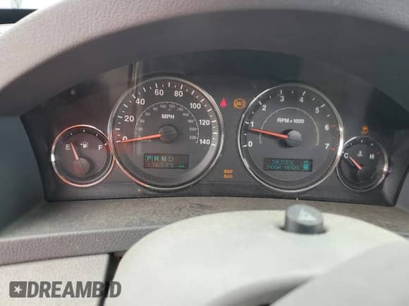 2006 Jeep Grand Cherokee Overland с VIN 1J8HS68256C251926, выставлен на аукционе Copart как лот 59863175 с пробегом 176 525 миль миль и Списание • Salvage title. История ставок и продаж доступна на DreamBid. Изображение 9.