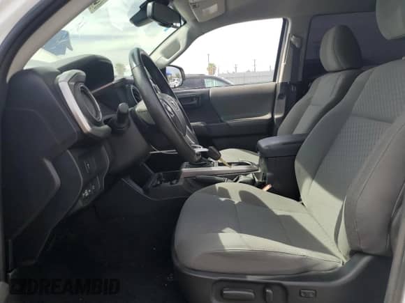 2020 Toyota Tacoma SR5 с VIN 3TMBZ5DN3LM027258, выставлен на аукционе Copart как лот 54068424 с пробегом 37 138 миль миль и Списание • Salvage title. История ставок и продаж доступна на DreamBid. Изображение 7.