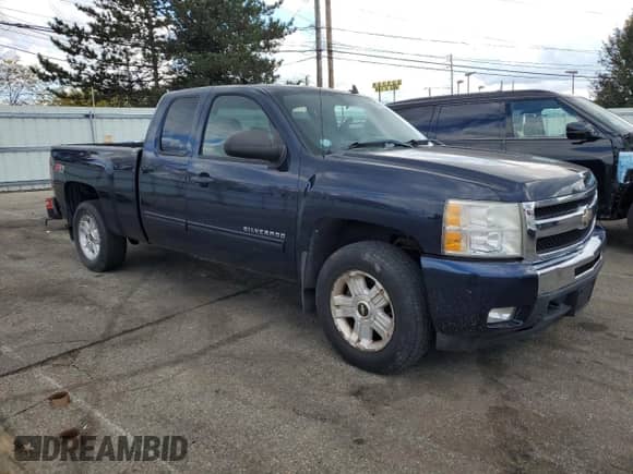 2011 Chevrolet Silverado 1500 LT z VIN 1GCRKSE3XBZ246777, wystawiony jako Copart lot #90797295 z przebiegiem 89 478 mil mil oraz Czysty tytuł • Clean title. Historia ofert i sprzedaży dostępna na DreamBid. Obrazek 4.