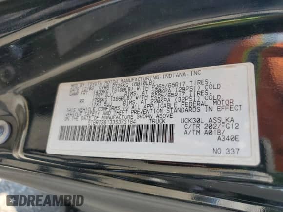 2003 Toyota Tundra Limited z VIN 5TBRT38133S373184, wystawiony jako Copart lot #71269315 z przebiegiem Nie podano mil oraz Nie do naprawy • Non repairable. Historia ofert i sprzedaży dostępna na DreamBid. Obrazek 13.