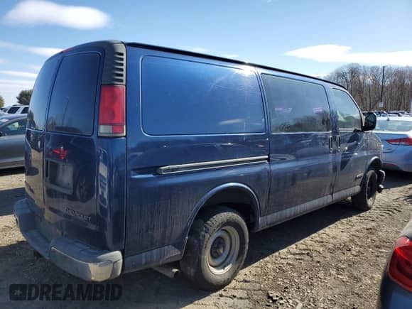 2000 Chevrolet Express Cargo with VIN 1GCFG15W0Y1102137, listed as a Copart auction lot 46884595 with 232,101 mi miles and Salvage title. Bid and sale history available at DreamBid. Image 3.