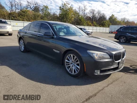 2011 BMW 7 Series 740Li with VIN WBAKB4C52BC392785, listed as a Copart auction lot 86619215 with 211,977 mi miles and Clean title. Bid and sale history available at DreamBid. Image 4.