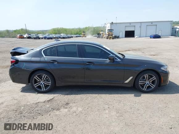 2021 BMW 5 Series 530i xDrive z VIN WBA13BJ04MCF43555, wystawiony jako IAAI lot #42169253 z przebiegiem 43 501 mil mil oraz . Historia ofert i sprzedaży dostępna na DreamBid. Obrazek 13.