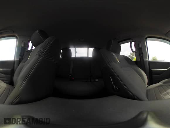 2019 Nissan Frontier SV z VIN 1N6AD0EV6KN735193, wystawiony jako IAAI lot #42514496 z przebiegiem 53 323 mil mil oraz . Historia ofert i sprzedaży dostępna na DreamBid. Obrazek 19.