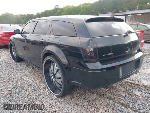 2005 Dodge Magnum RT with VIN 2D4GV58265H618934, listed as a IAAI auction lot 42034306 with 90,292 mi miles and . Bid and sale history available at DreamBid. Image 3.