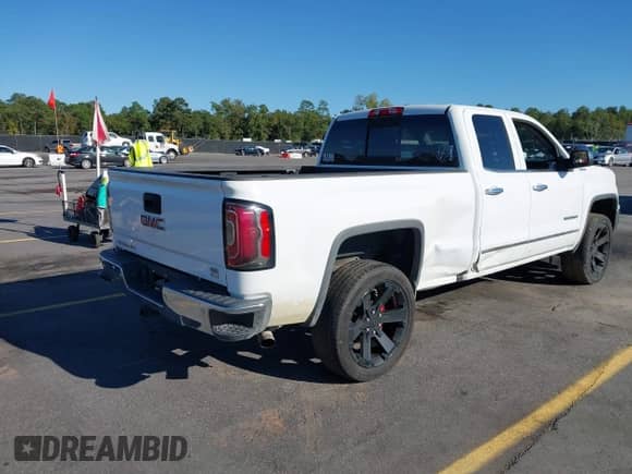 2017 GMC Sierra 1500 SLT z VIN 1GTV2NEJ3HZ146009, wystawiony jako IAAI lot #43461744 z przebiegiem 116 212 mil mil oraz . Historia ofert i sprzedaży dostępna na DreamBid. Obrazek 4.
