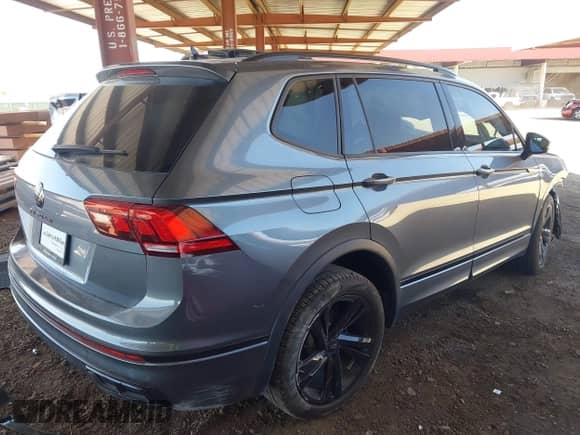 2024 Volkswagen Tiguan SE R-Line Black с VIN 3VVCB7AX4RM046261, выставлен на аукционе IAAI как лот 42327569 с пробегом 15 428 миль миль и . История ставок и продаж доступна на DreamBid. Изображение 4.