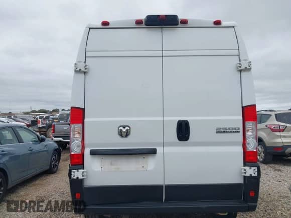 2023 Ram ProMaster Cargo с VIN 3C6LRVDGXPE593947, выставлен на аукционе IAAI как лот 43566441 с пробегом 37 707 миль миль и . История ставок и продаж доступна на DreamBid. Изображение 16.