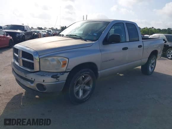 2007 Dodge 1500 SLT с VIN 1D7HA18P27S157959, выставлен на аукционе IAAI как лот 42479542 с пробегом 212 260 миль миль и . История ставок и продаж доступна на DreamBid. Изображение 2.