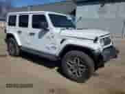 2024 Jeep Wrangler Sahara с VIN 1C4PJXEN7RW297948, выставлен на аукционе Copart как лот 54656795 с пробегом 12 292 миль миль и Списание • Salvage title. История ставок и продаж доступна на DreamBid. Изображение 4.