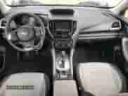 2024 Subaru Forester z VIN JF2SKAAC5RH464581, wystawiony jako Copart lot #70866565 z przebiegiem 22 627 mil mil oraz Szkoda całkowita • Salvage title. Historia ofert i sprzedaży dostępna na DreamBid. Obrazek 8.