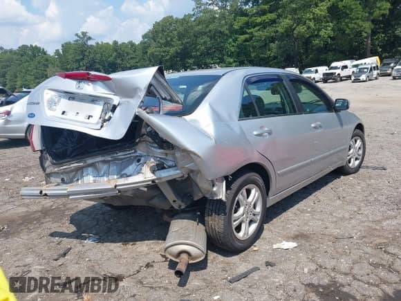 2006 Honda Accord LX SE with VIN 1HGCM56306A061966, listed as a IAAI auction lot 43019356 with 189,300 mi miles and . Bid and sale history available at DreamBid. Image 4.