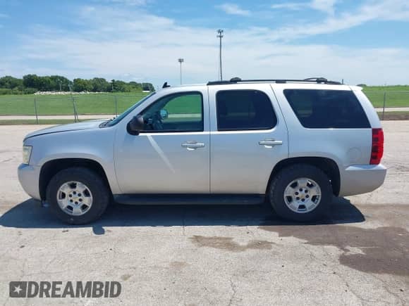2011 Chevrolet Tahoe LT с VIN 1GNSKBE01BR293470, выставлен на аукционе IAAI как лот 42837607 с пробегом 156 148 миль миль и . История ставок и продаж доступна на DreamBid. Изображение 14.