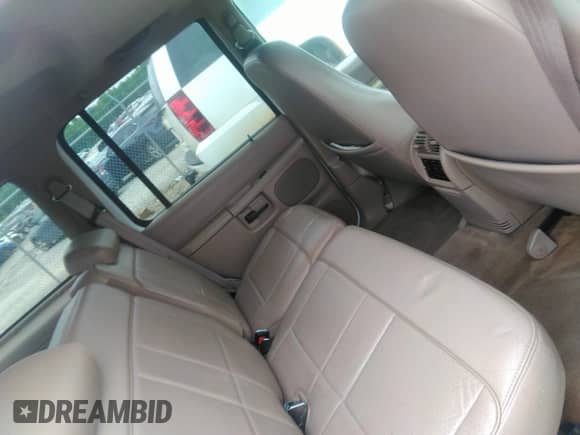 1997 Ford Explorer XLT с VIN 1FMDU35P5VUD09276, выставлен на аукционе IAAI как лот 42221438 с пробегом 152 881 миль миль и . История ставок и продаж доступна на DreamBid. Изображение 8.