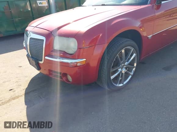 2007 Chrysler 300 C z VIN 2C3LK63H07H650601, wystawiony jako IAAI lot #43104361 z przebiegiem 178 290 mil mil oraz . Historia ofert i sprzedaży dostępna na DreamBid. Obrazek 6.