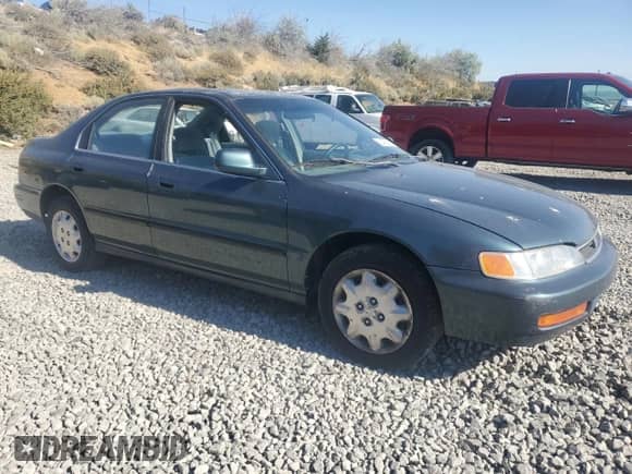1996 Honda Accord LX z VIN 1HGCD5630TA193119, wystawiony jako Copart lot #62405205 z przebiegiem 175 048 mil mil oraz Szkoda całkowita • Salvage title. Historia ofert i sprzedaży dostępna na DreamBid. Obrazek 4.