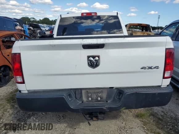 2019 Ram 1500 Express z VIN 1C6RR7KT3KS579383, wystawiony jako Copart lot #85266205 z przebiegiem Nie podano mil oraz Nie do naprawy • Non repairable. Historia ofert i sprzedaży dostępna na DreamBid. Obrazek 6.