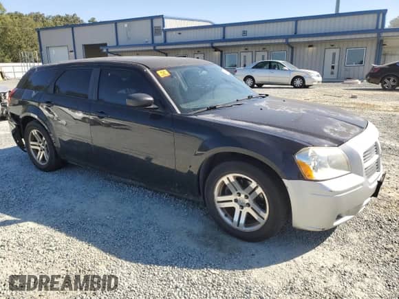 2005 Dodge Magnum SE with VIN 2D4FV48V95H189367, listed as a Copart auction lot 74804394 with 155,141 mi miles and Salvage title. Bid and sale history available at DreamBid. Image 4.