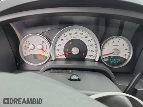 2005 Dodge Dakota SLT z VIN 1D7HE42N75S209600, wystawiony jako Copart lot #69435895 z przebiegiem 107 537 mil mil oraz Czysty tytuł • Clean title. Historia ofert i sprzedaży dostępna na DreamBid. Obrazek 9.