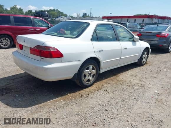 1999 Honda Accord EX with VIN 1HGCG1652XA049904, listed as a IAAI auction lot 42980986 with 181,961 mi miles and . Bid and sale history available at DreamBid. Image 4.