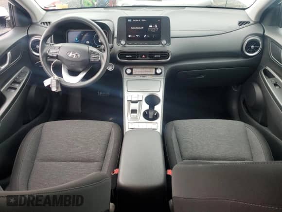 2023 Hyundai Kona SE с VIN KM8K23AG7PU186604, выставлен на аукционе Copart как лот 84031885 с пробегом 74 811 миль миль и Чистый • Clean title. История ставок и продаж доступна на DreamBid. Изображение 8.