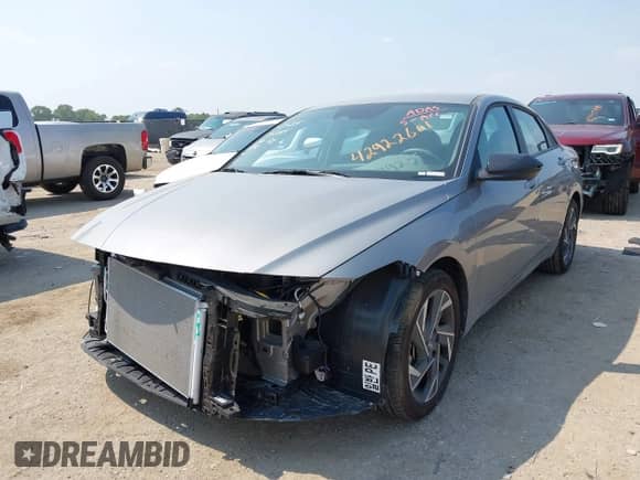 2025 Hyundai Elantra SEL Sport с VIN KMHLM4DG4SU021781, выставлен на аукционе IAAI как лот 42922601 с пробегом 2 866 миль миль и . История ставок и продаж доступна на DreamBid. Изображение 18.
