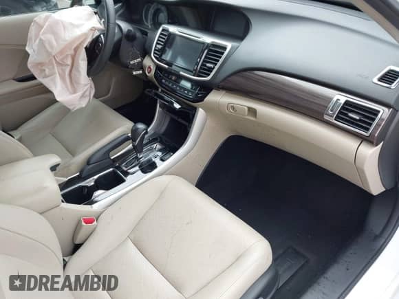 2016 Honda Accord EX-L z VIN 1HGCR3F84GA028374, wystawiony jako IAAI lot #42174388 z przebiegiem Nie podano mil oraz . Historia ofert i sprzedaży dostępna na DreamBid. Obrazek 5.