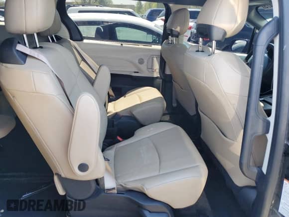 2023 Toyota Sienna XLE z VIN 5TDJRKEC0PS177339, wystawiony jako Copart lot #52593475 z przebiegiem 26 516 mil mil oraz Szkoda całkowita • Salvage title. Historia ofert i sprzedaży dostępna na DreamBid. Obrazek 11.