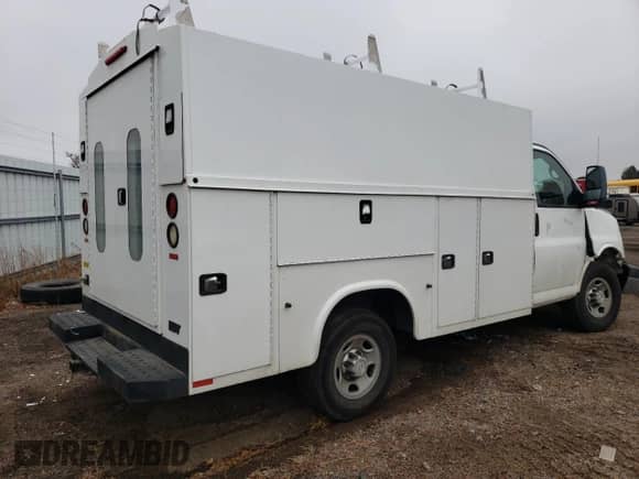 2015 Chevrolet Express Commercial с VIN 1GB0G2CG8F1137341, выставлен на аукционе Copart как лот 78806633 с пробегом 221 066 миль миль и Списание • Salvage title. История ставок и продаж доступна на DreamBid. Изображение 3.