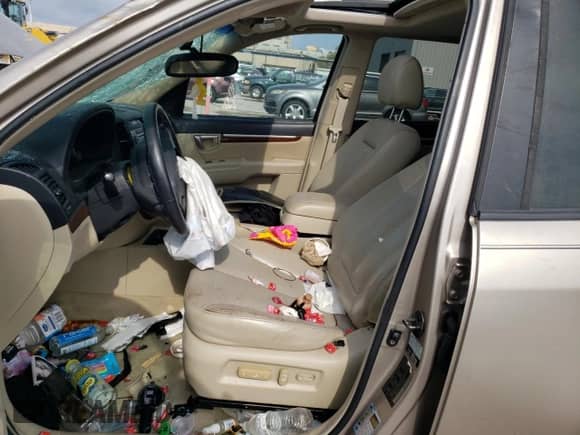 2007 Hyundai Santa Fe SE с VIN 5NMSH13EX7H110546, выставлен на аукционе Copart как лот 48043634 с пробегом 104 566 миль миль и Списание • Salvage title. История ставок и продаж доступна на DreamBid. Изображение 7.