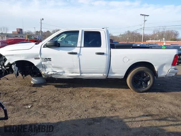 2019 Ram 1500 Express z VIN 1C6RR7FT0KS578136, wystawiony jako IAAI lot #41609846 z przebiegiem 57 888 mil mil oraz . Historia ofert i sprzedaży dostępna na DreamBid. Obrazek 14.