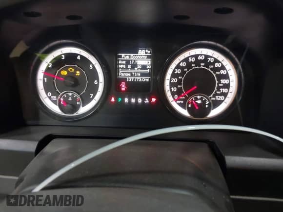 2018 Ram 1500 Tradesman z VIN 1C6RR7FG1JS282625, wystawiony jako IAAI lot #42988399 z przebiegiem 137 173 mil mil oraz . Historia ofert i sprzedaży dostępna na DreamBid. Obrazek 7.